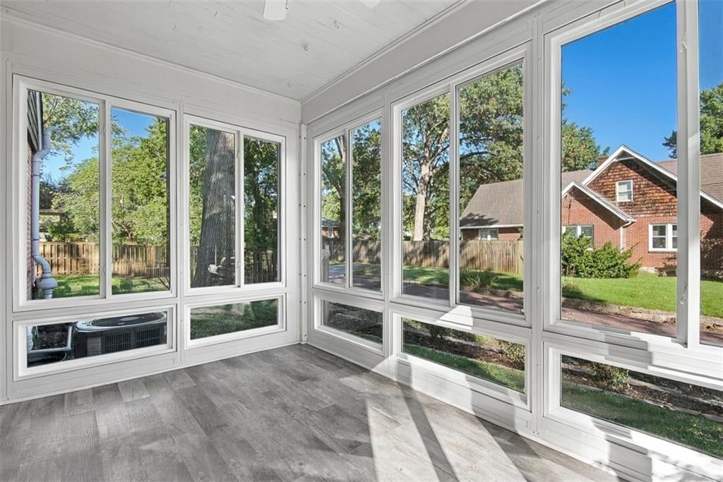 Sunroom at 2914 Shrine Park Road, Leavenworth, KS 66048