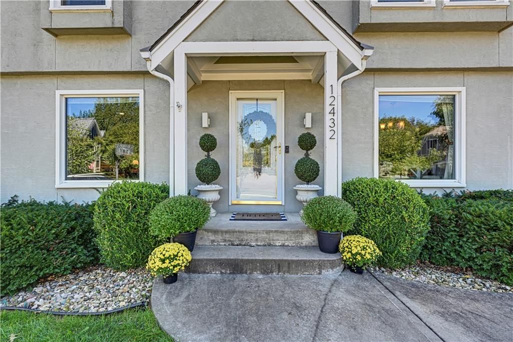 12432 Perry Street, Overland Park, KS: listing photo 2