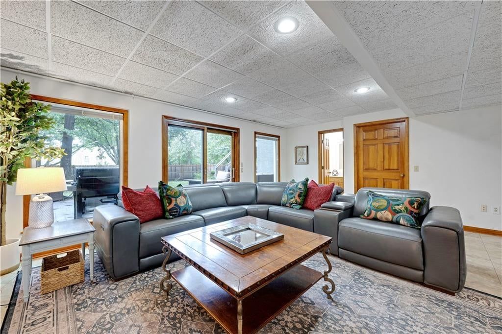 Photo 25 of 32 - 12432 Perry Street, Overland Park, KS 66213