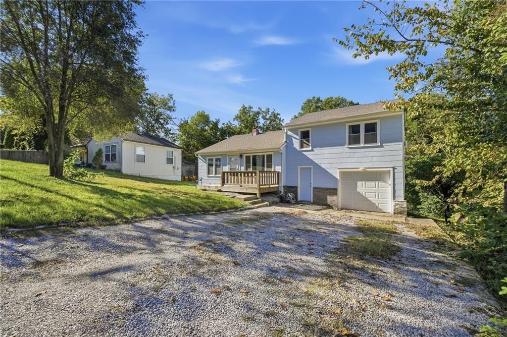 5142 NE Baxter Avenue, Kansas City, MO: listing photo 3