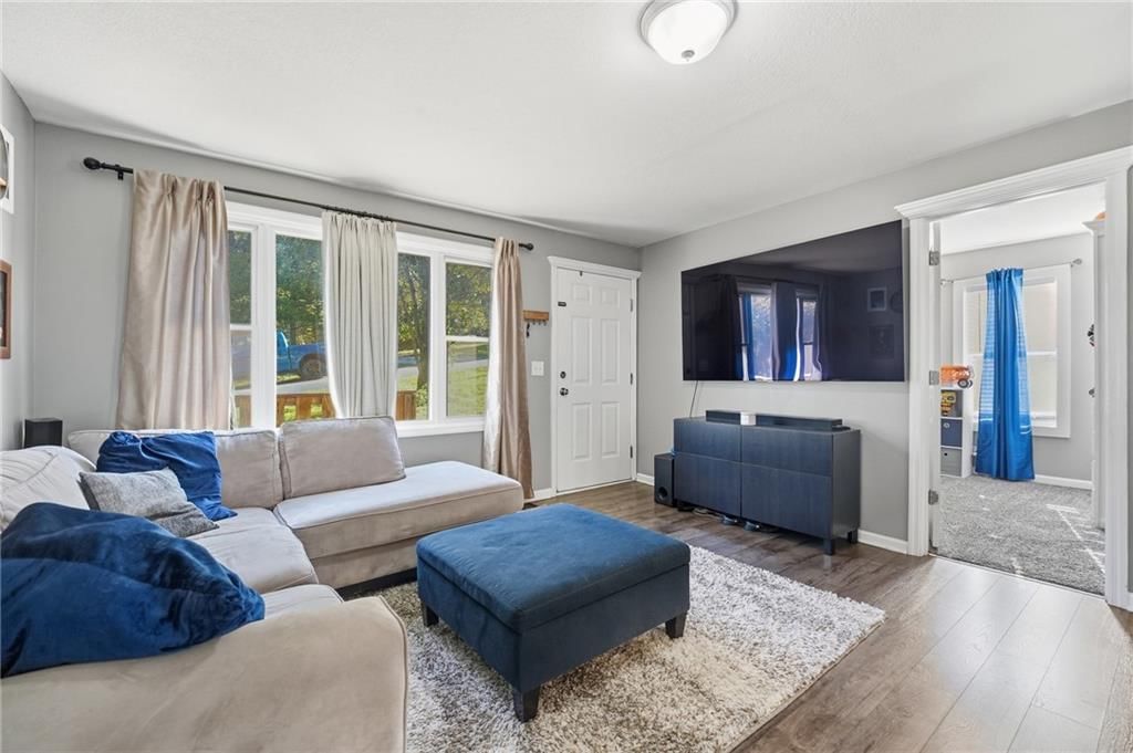 Photo 6 of 32 - 5142 NE Baxter Avenue, Kansas City, MO 64119