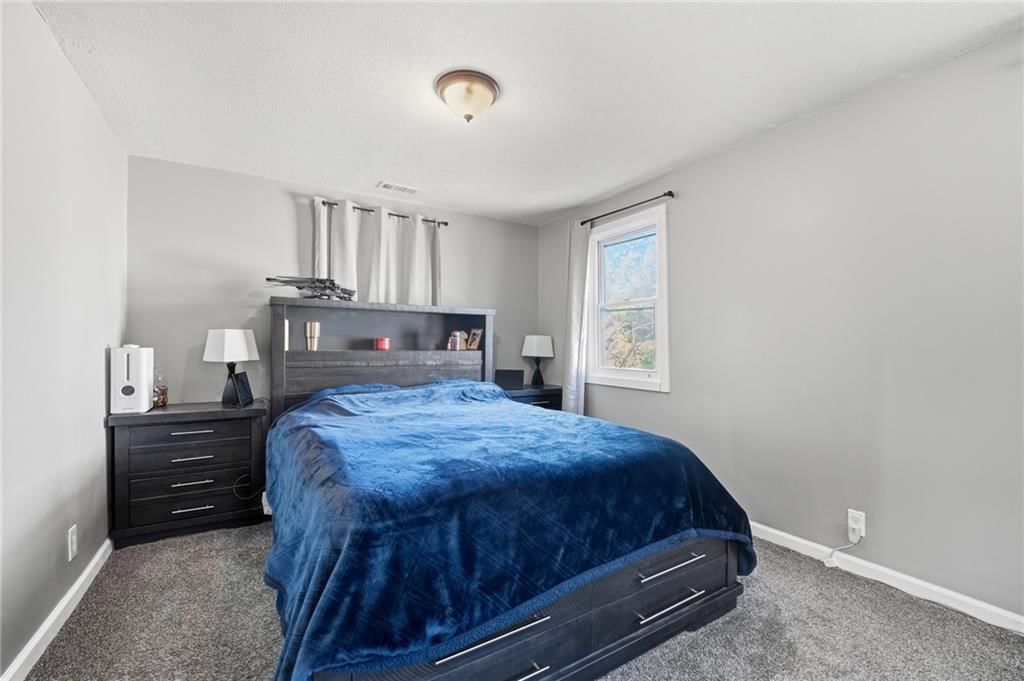 Photo 17 of 32 - 5142 NE Baxter Avenue, Kansas City, MO 64119