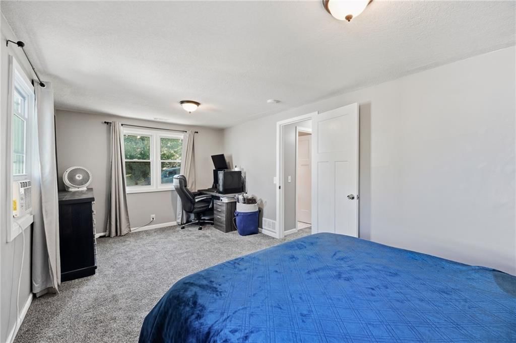 Photo 21 of 32 - 5142 NE Baxter Avenue, Kansas City, MO 64119