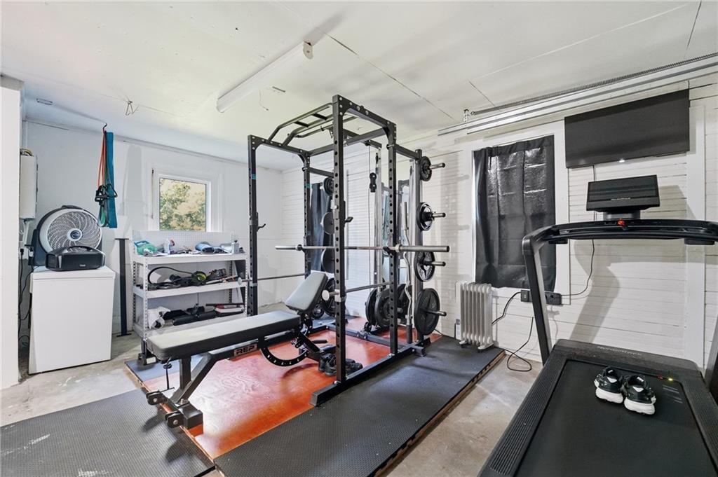 Home gym at 5142 NE Baxter Avenue, Kansas City, MO 64119