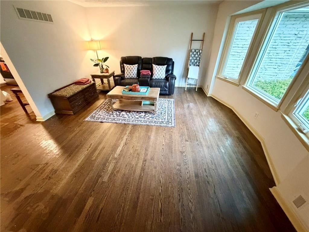 Photo 9 of 61 - 8842 Foster Lane, Overland Park, KS 66212