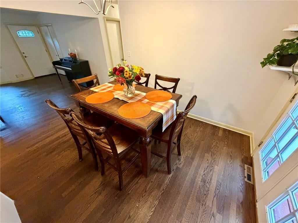 Photo 17 of 61 - 8842 Foster Lane, Overland Park, KS 66212