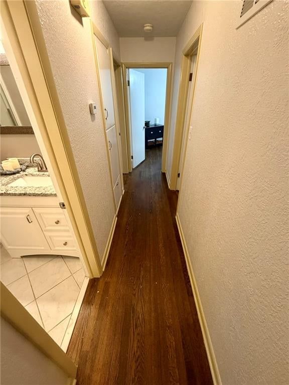 Photo 19 of 61 - 8842 Foster Lane, Overland Park, KS 66212