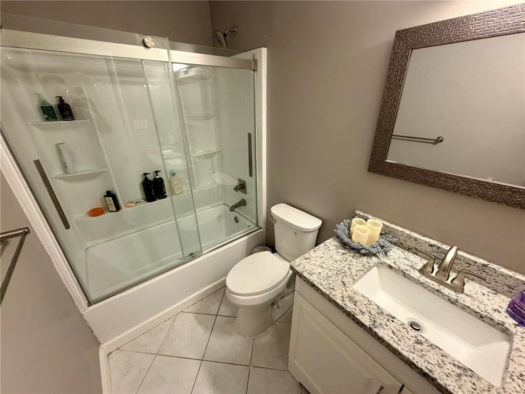 Photo 22 of 61 - 8842 Foster Lane, Overland Park, KS 66212