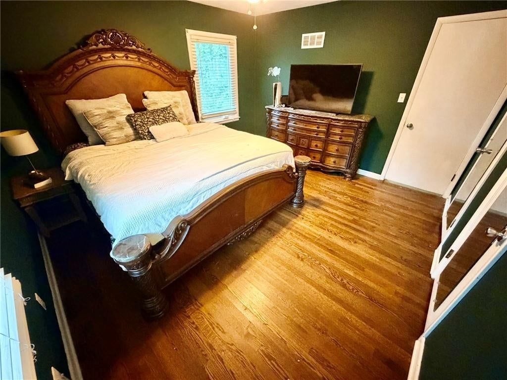 Photo 25 of 61 - 8842 Foster Lane, Overland Park, KS 66212