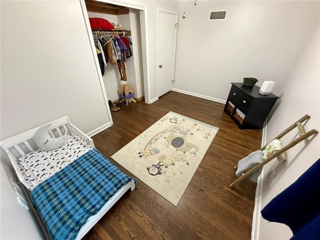 Photo 29 of 61 - 8842 Foster Lane, Overland Park, KS 66212