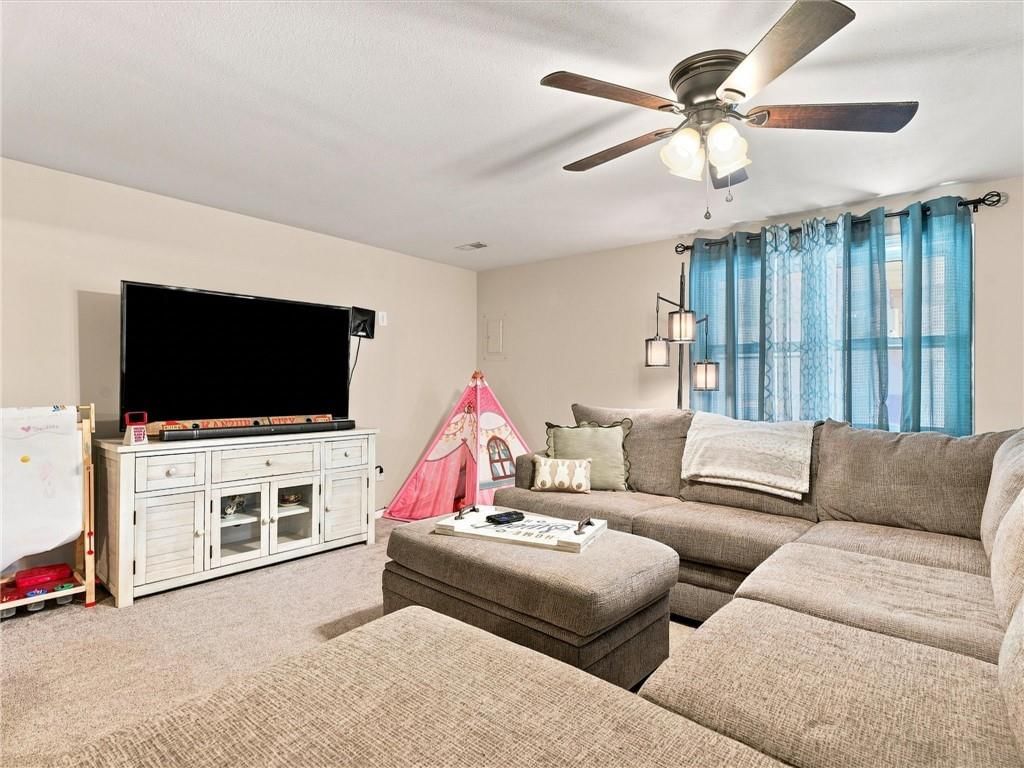 1311 Heather Circle — photo 24