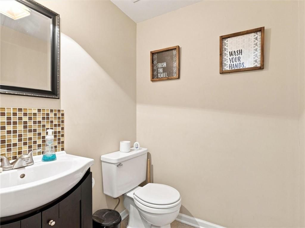 1311 Heather Circle — photo 25