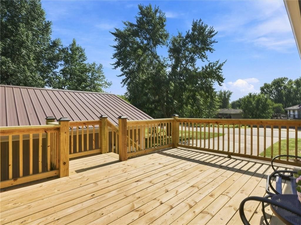 1311 Heather Circle — photo 30