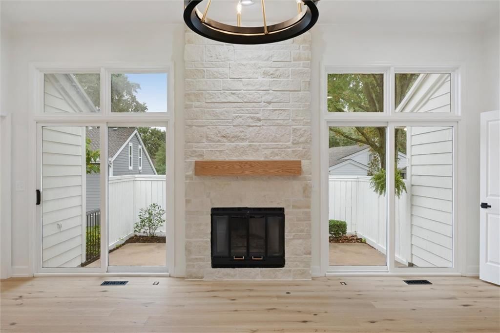 2009 W 123rd Terrace, Leawood, KS