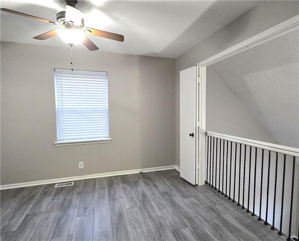 Photo 18 of 30 - 10639 W 115th Street, Overland Park, KS 66210