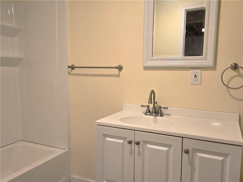 Photo 22 of 30 - 10639 W 115th Street, Overland Park, KS 66210