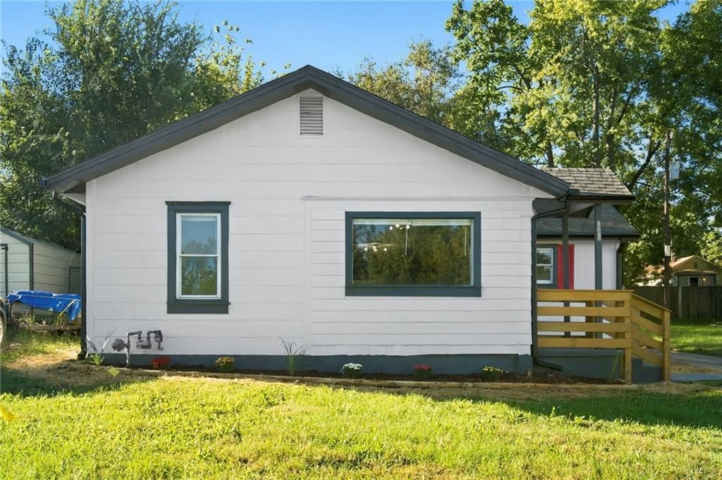 Photo 3 of 36 - 15023 E Truman Road, Independence, MO 64050