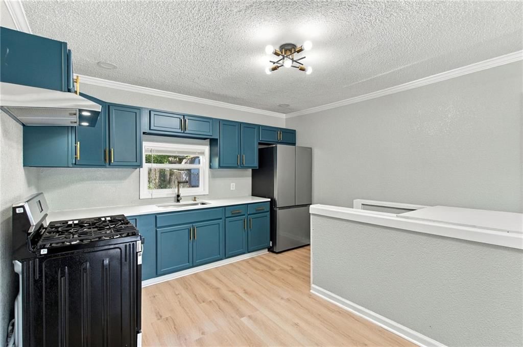 Photo 9 of 36 - 15023 E Truman Road, Independence, MO 64050