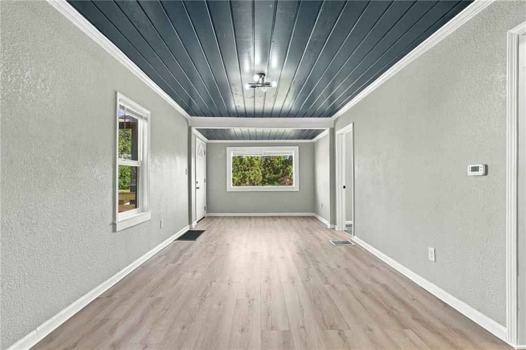 Photo 13 of 36 - 15023 E Truman Road, Independence, MO 64050