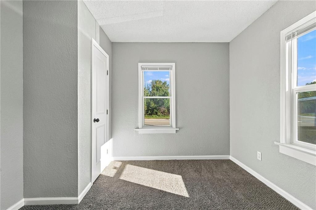 Photo 22 of 36 - 15023 E Truman Road, Independence, MO 64050