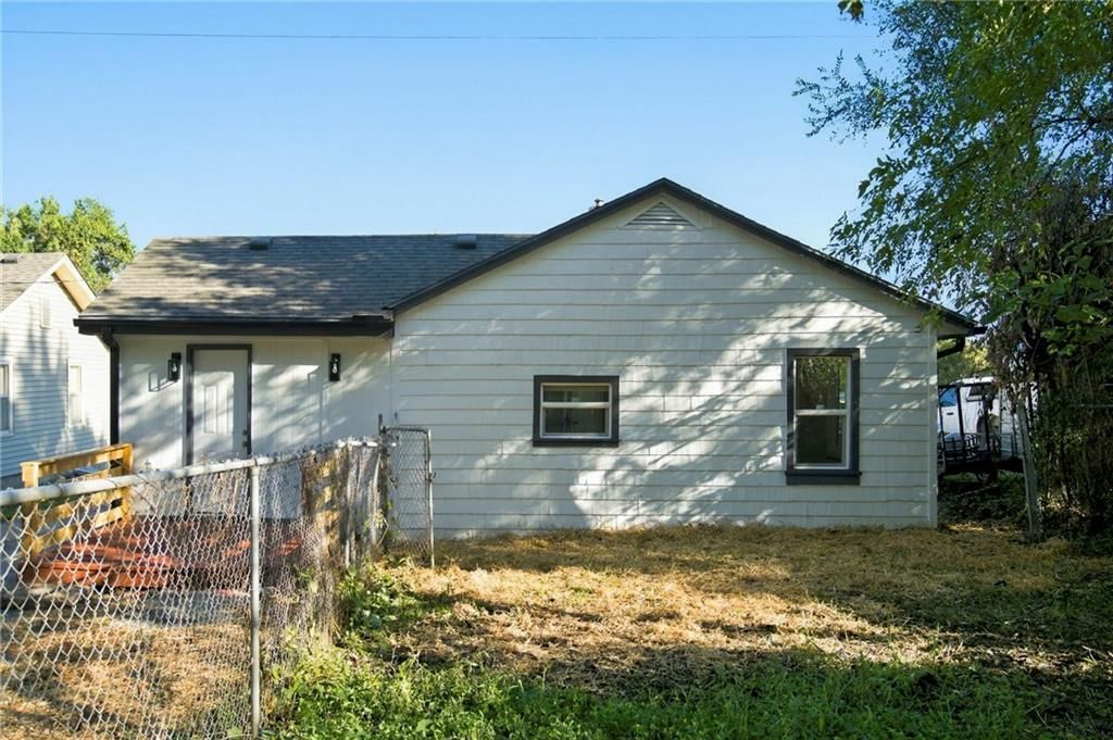 Photo 29 of 36 - 15023 E Truman Road, Independence, MO 64050