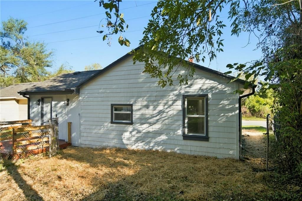 Photo 30 of 36 - 15023 E Truman Road, Independence, MO 64050