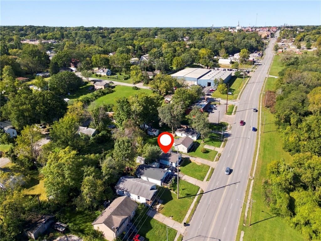 Photo 34 of 36 - 15023 E Truman Road, Independence, MO 64050