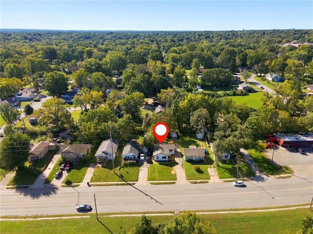 Photo 36 of 36 - 15023 E Truman Road, Independence, MO 64050