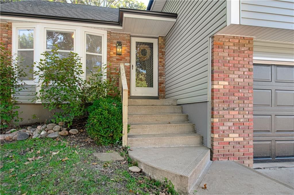 1331 Amesbury Avenue, Liberty, MO: listing photo 2