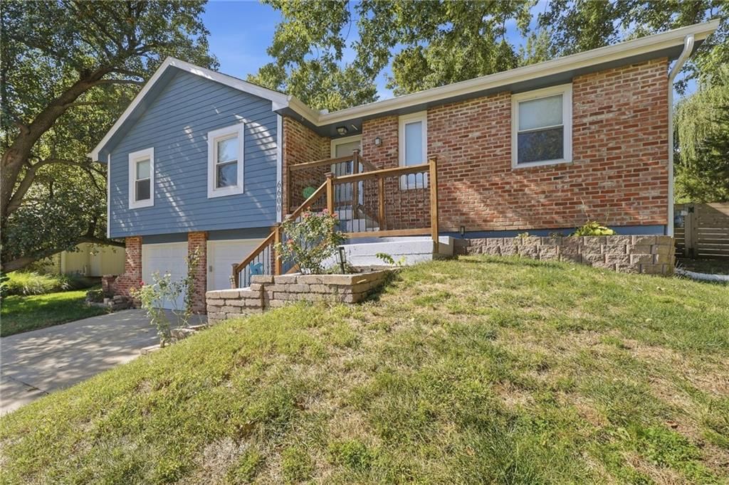 Photo 26 of 32 - 6600 Cottonwood Drive, Shawnee, KS 66216