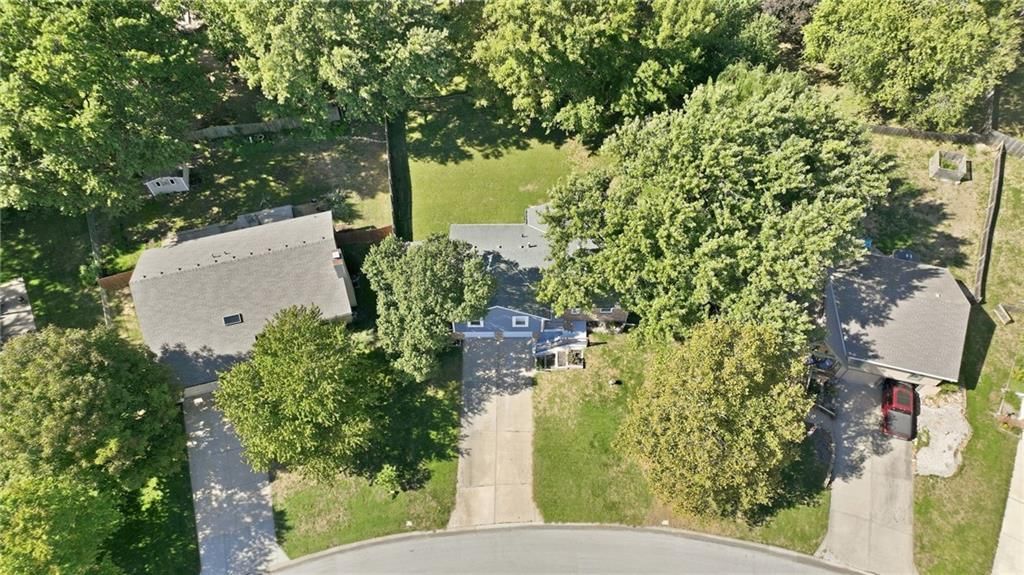 Photo 32 of 32 - 6600 Cottonwood Drive, Shawnee, KS 66216