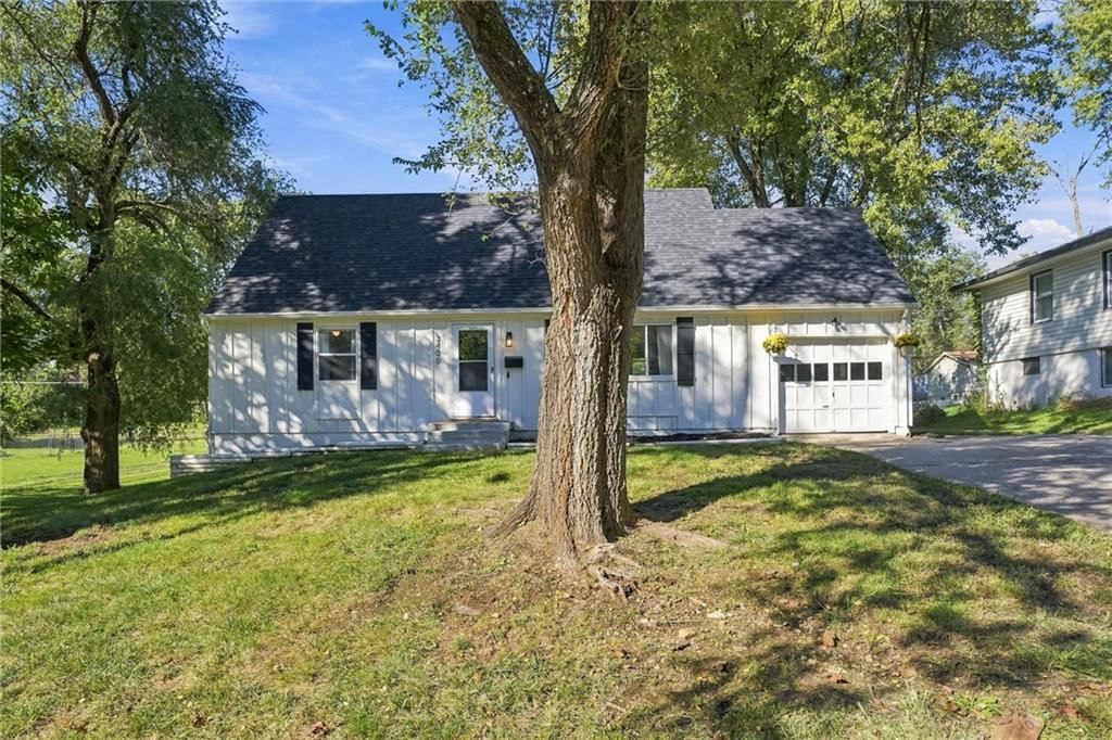 3400 E 107th Terrace, Kansas City, MO: listing photo 2