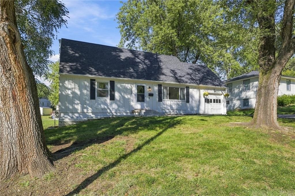 3400 E 107th Terrace, Kansas City, MO: listing photo 3