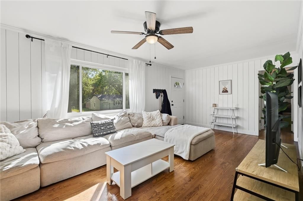 Open floor plan at 3400 E 107th Terrace, Kansas City, MO 64137