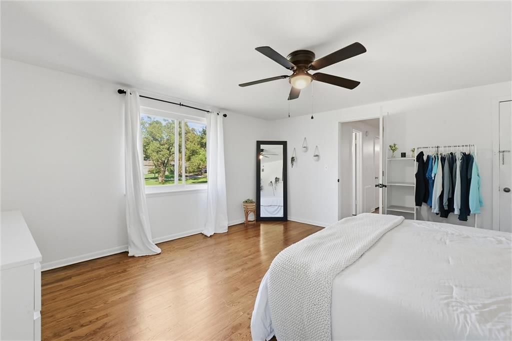 Photo 12 of 39 - 3400 E 107th Terrace, Kansas City, MO 64137