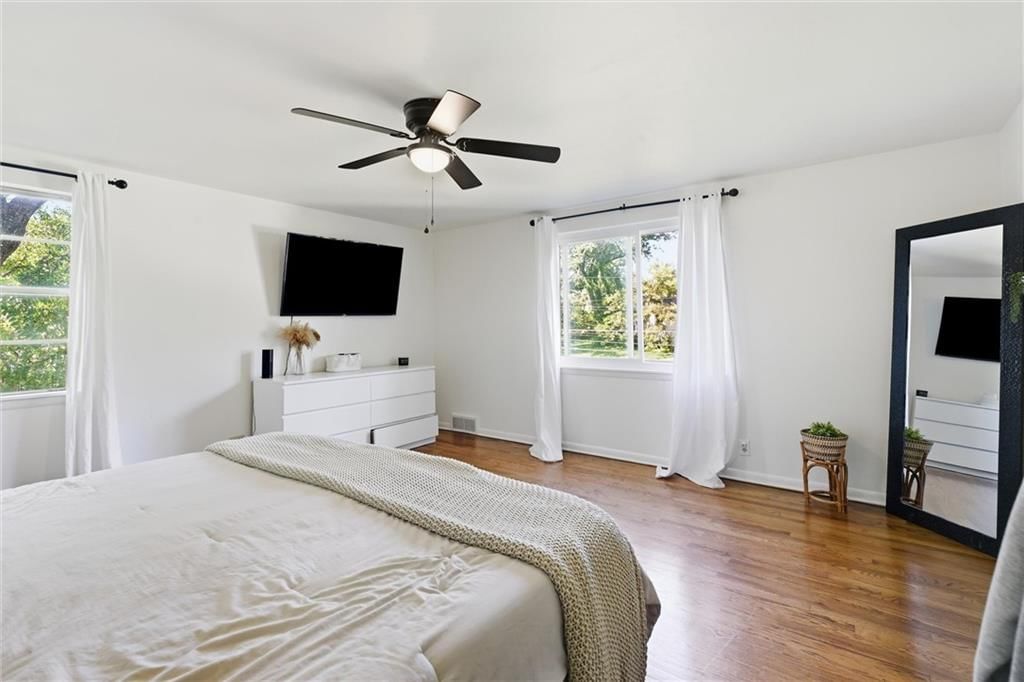 Photo 18 of 39 - 3400 E 107th Terrace, Kansas City, MO 64137