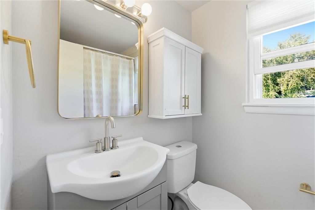 Photo 20 of 39 - 3400 E 107th Terrace, Kansas City, MO 64137