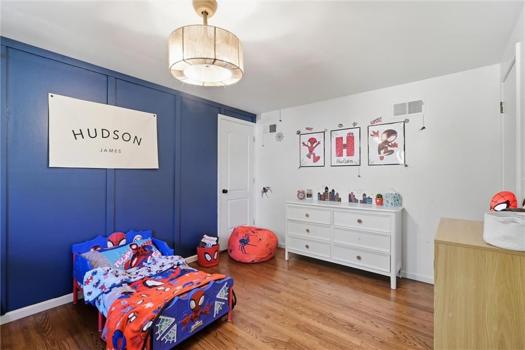Accent wall at 3400 E 107th Terrace, Kansas City, MO 64137