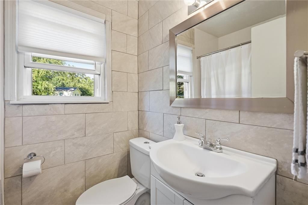Photo 26 of 39 - 3400 E 107th Terrace, Kansas City, MO 64137