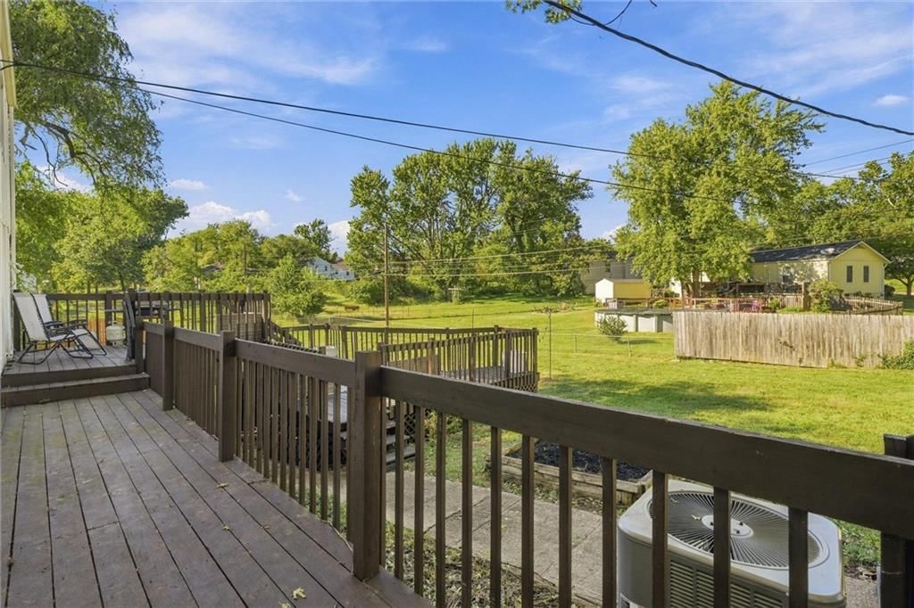 Photo 33 of 39 - 3400 E 107th Terrace, Kansas City, MO 64137