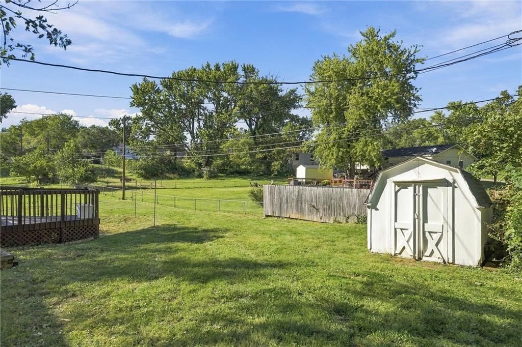 Photo 35 of 39 - 3400 E 107th Terrace, Kansas City, MO 64137