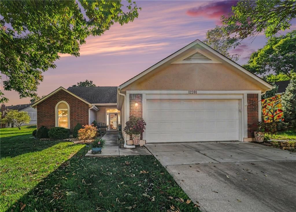 12201 Caenen Drive, Overland Park, KS