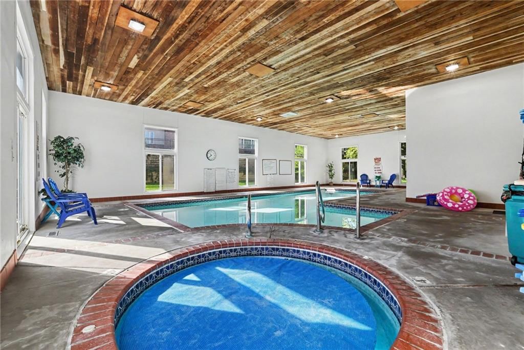 Photo 33 of 40 - 12201 Caenen Drive, Overland Park, KS 66213
