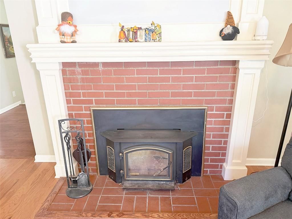 Photo 12 of 39 - 3690 S Crysler Avenue, Independence, MO 64055