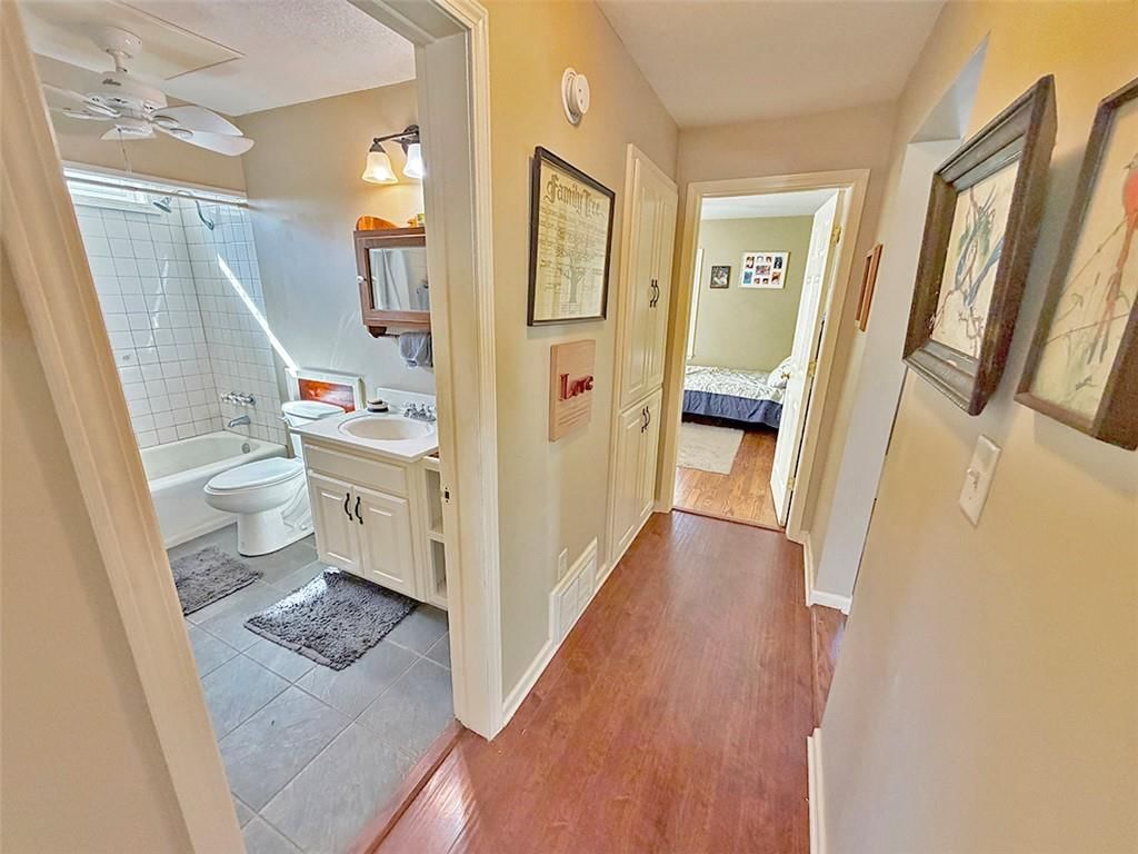 Photo 26 of 39 - 3690 S Crysler Avenue, Independence, MO 64055