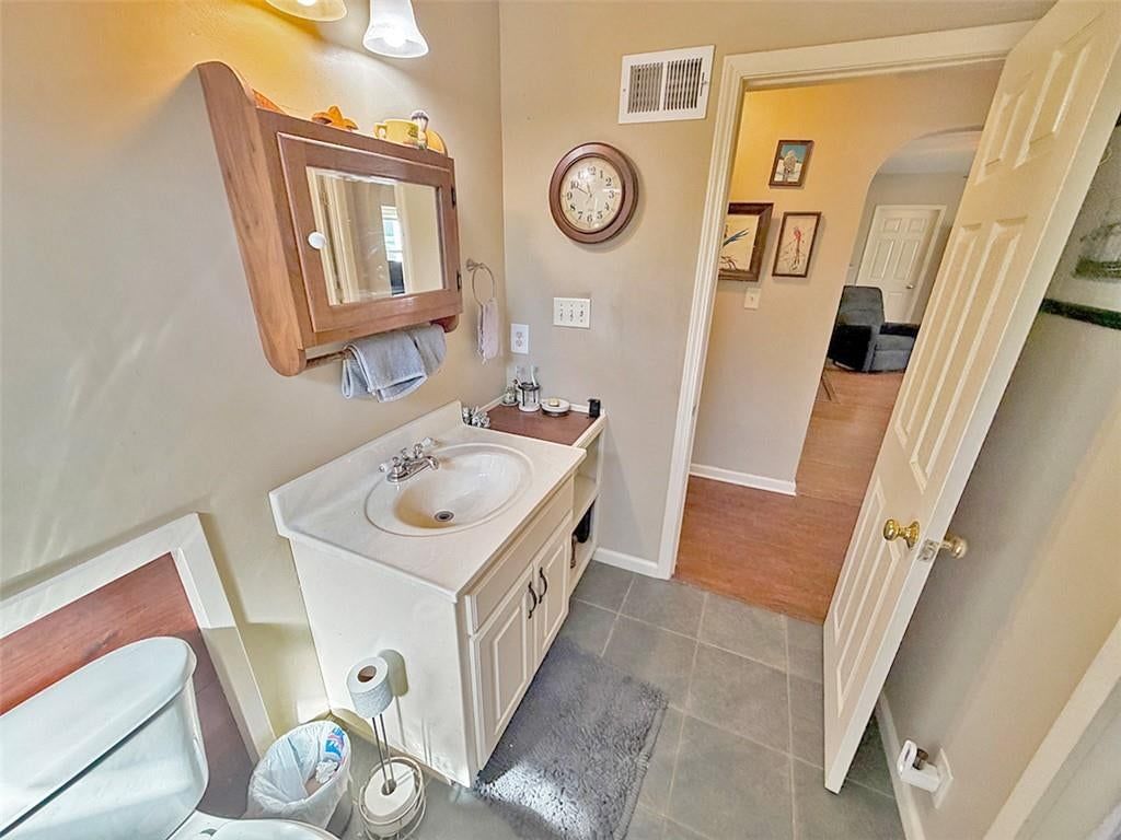 Photo 29 of 39 - 3690 S Crysler Avenue, Independence, MO 64055