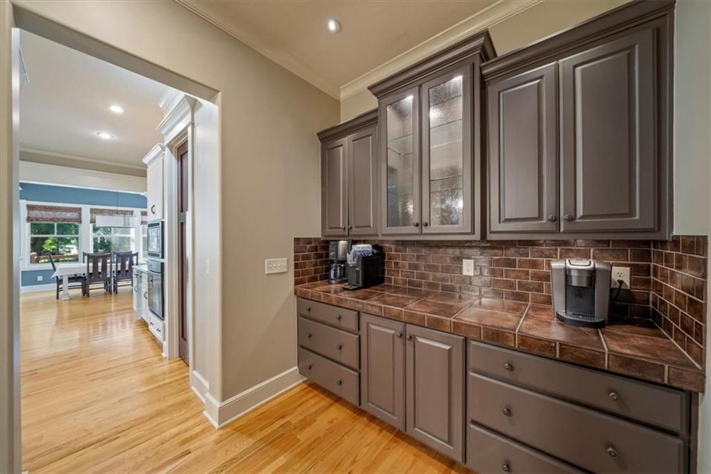 Photo 8 of 53 - 14204 Bluejacket Street, Overland Park, KS 66221