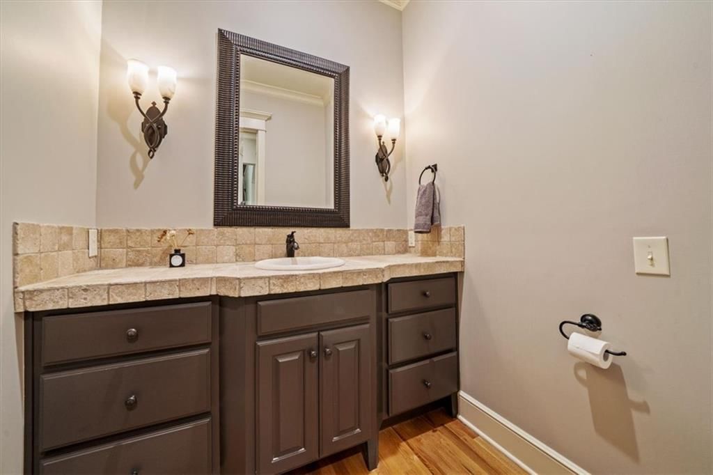 Photo 21 of 53 - 14204 Bluejacket Street, Overland Park, KS 66221