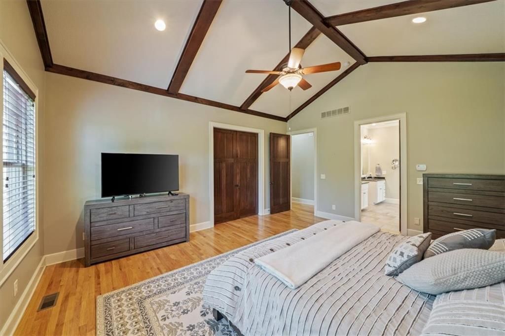 Photo 23 of 53 - 14204 Bluejacket Street, Overland Park, KS 66221