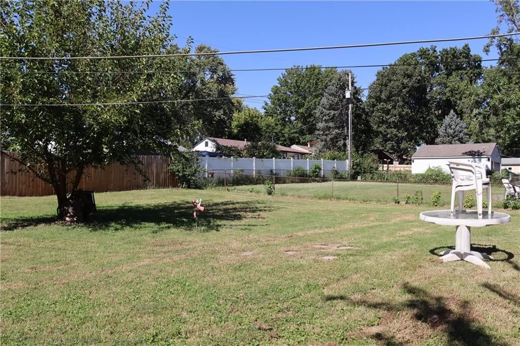 Photo 21 of 25 - 3600 S Main Street, Independence, MO 64055